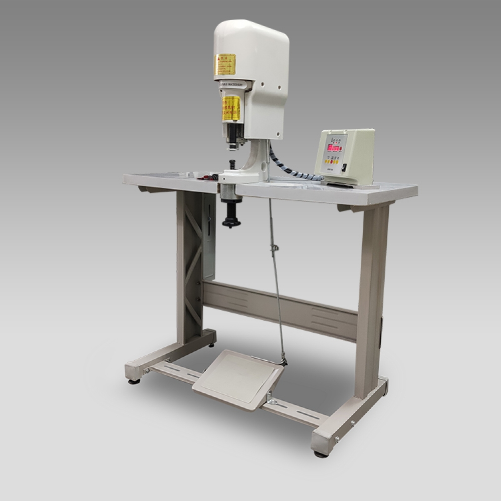 Button cover machine